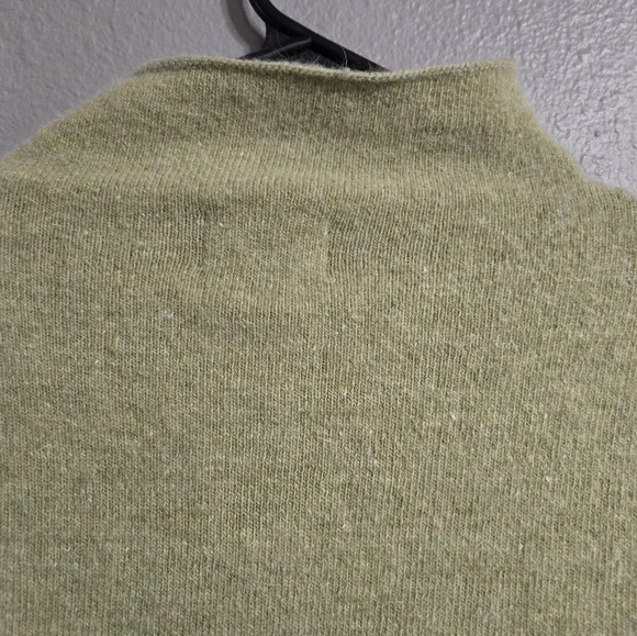 Vintage American Eagle Outfitters Green Fuzzy Cropped Mocked Neck Sweater Size L - Picture 7 of 12